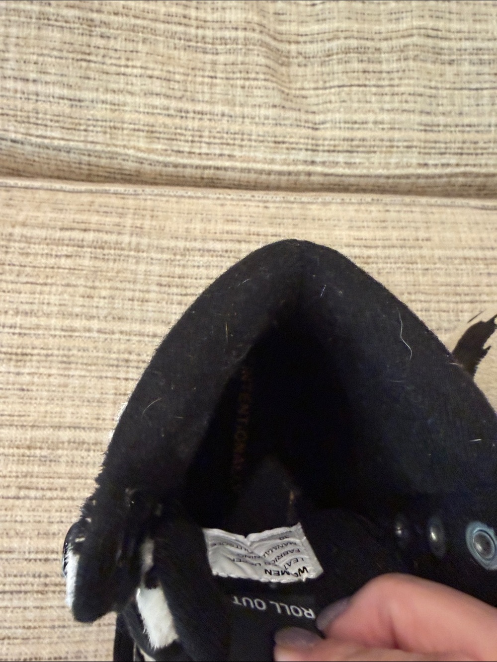 Intentionally Genuine IB Black & White Cowhide Roller Skates size 39 - Picture 3 of 10